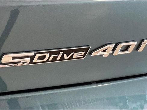 Used 2024 BMW X5 sDrive40i w/ Premium Package image 9