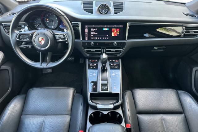 Used 2023 Porsche Macan AWD/4WD image 12
