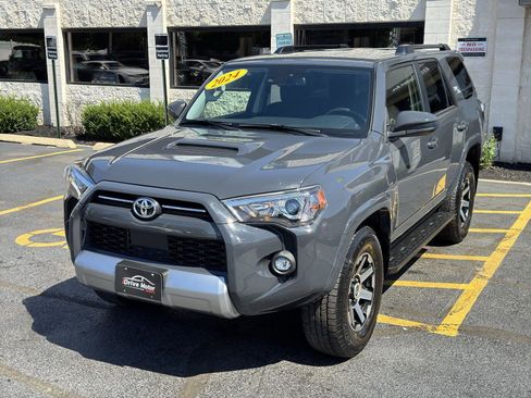 Used 2024 Toyota 4Runner TRD Off-Road image 4