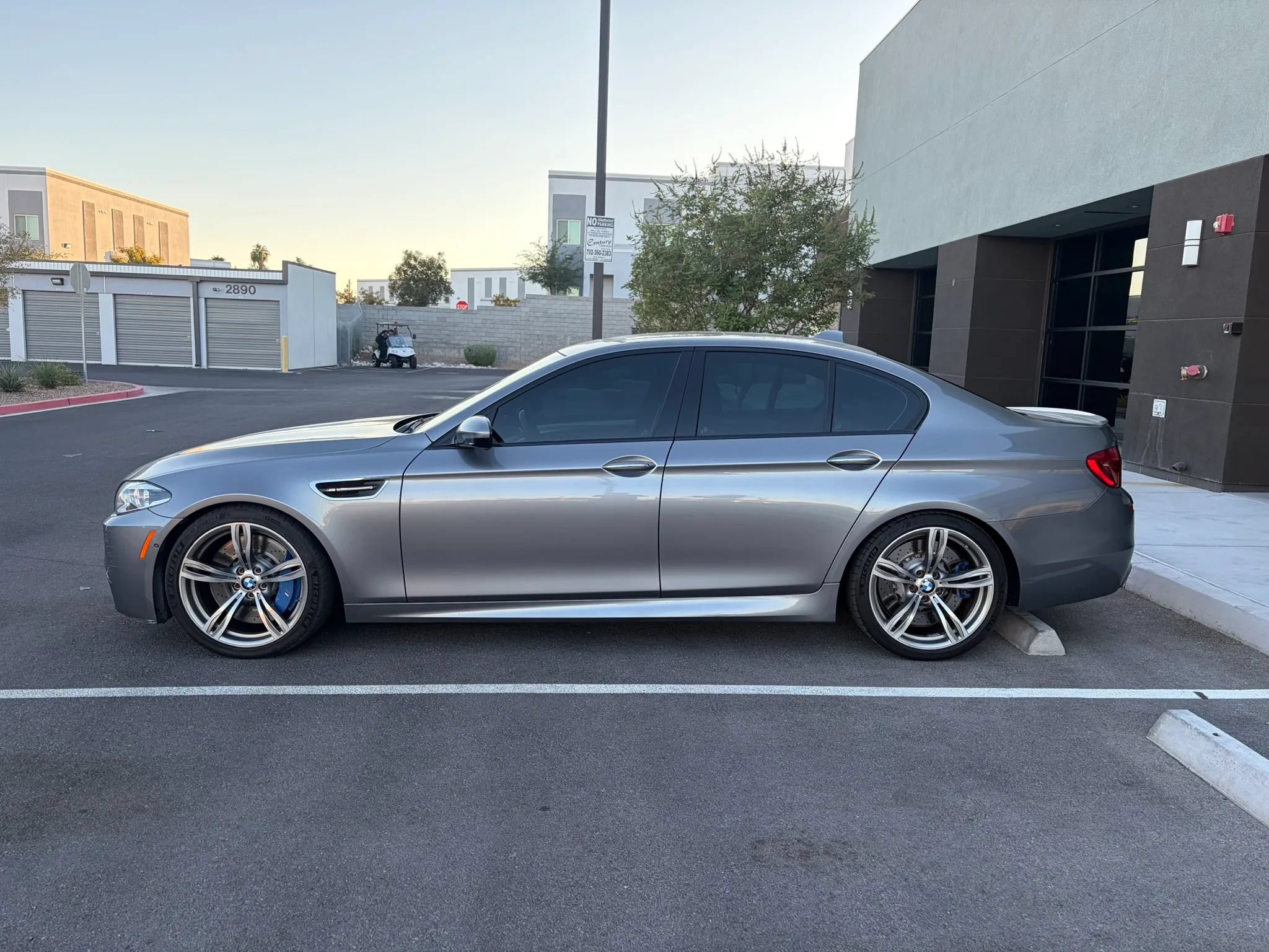 Used 2014 BMW M5 RWD image 8