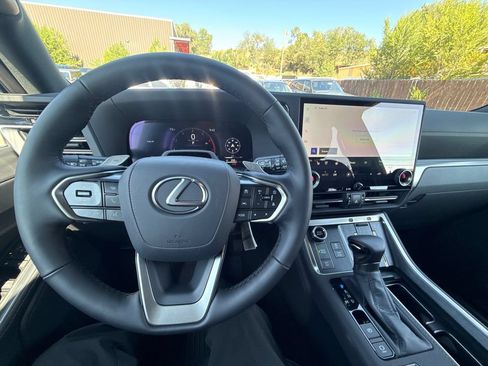 Used 2026 Lexus GX 550 w/ Accessory Package (2T) AWD/4WD image 20