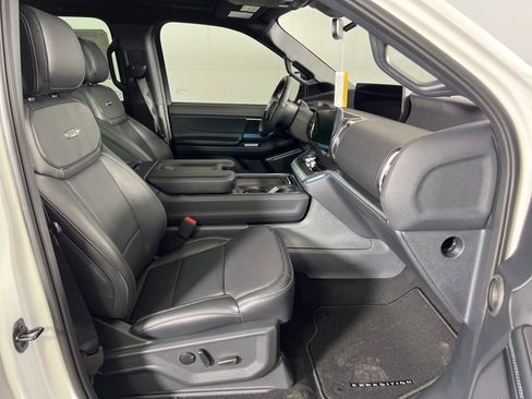 New 2025 Ford Expedition Max Platinum w/ Stealth Performance Package image 12
