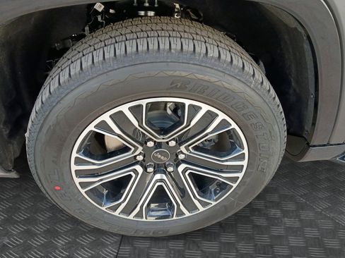 New 2026 Jeep Grand Wagoneer L 2WD image 23