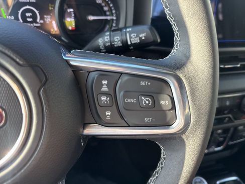 Certified 2025 Jeep Wrangler Unlimited Sahara w/ Safety Group image 22