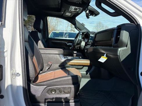 Certified 2024 Chevrolet Silverado 1500 High Country image 7