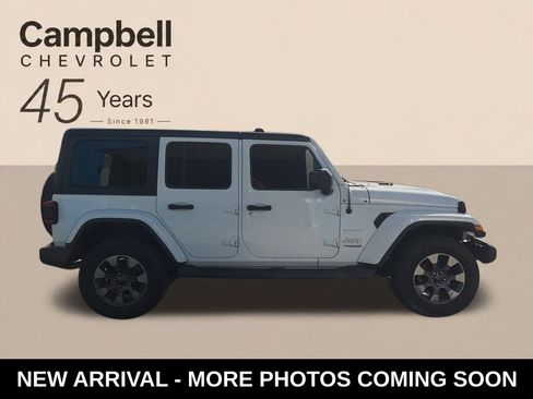 Used 2018 Jeep Wrangler Unlimited Sahara AWD/4WD image 6
