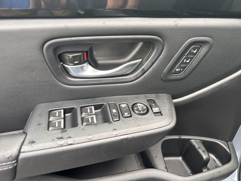 Used 2024 Honda Pilot Touring image 7