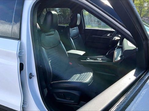 Used 2025 Ford Explorer ST-Line AWD/4WD image 7