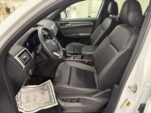 Used 2022 Volkswagen Atlas Cross Sport SE image 17