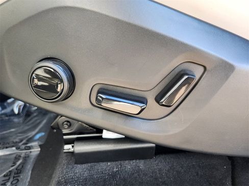 New 2026 Volvo XC60 B5 Plus w/ Climate Package image 13