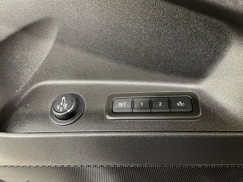 Used 2024 Chevrolet Equinox Premier AWD/4WD image 33