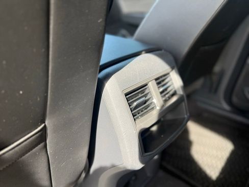 Used 2023 Volkswagen Atlas Cross Sport SE FWD image 10