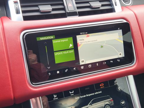 Used 2019 Land Rover Range Rover Sport SVR image 16