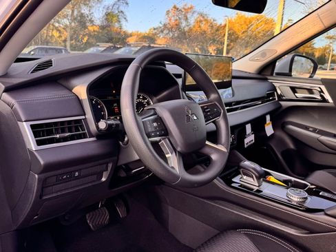 New 2026 Mitsubishi Outlander ES FWD image 27