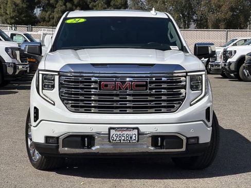 Used 2024 GMC Sierra 1500 Denali w/ Denali Reserve Package AWD/4WD image 2