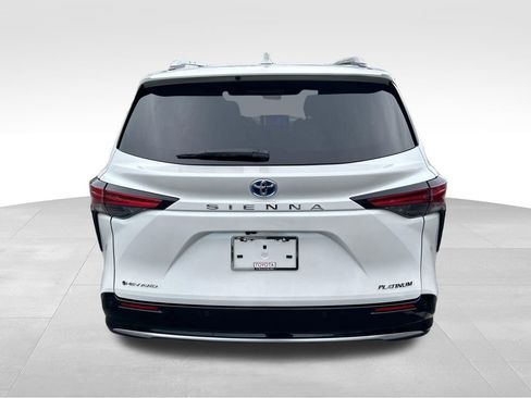 Certified 2025 Toyota Sienna Platinum AWD/4WD image 4