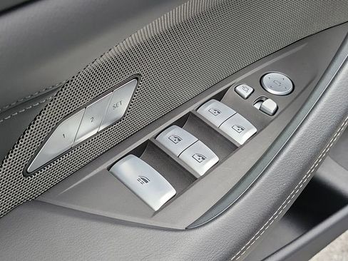 Used 2025 BMW M4 xDrive Competition AWD/4WD image 27
