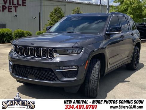 Used 2022 Jeep Grand Cherokee Limited RWD image 3
