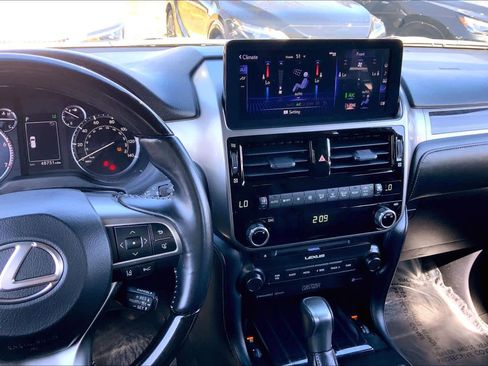 Used 2023 Lexus GX 460 Premium w/ Accessory Package AWD/4WD image 7