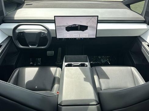 Used 2025 Tesla Cybertruck AWD Crew Cab image 17