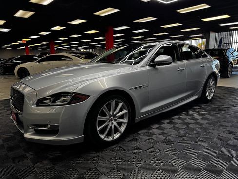 Used 2016 Jaguar XJ R-Sport image 7