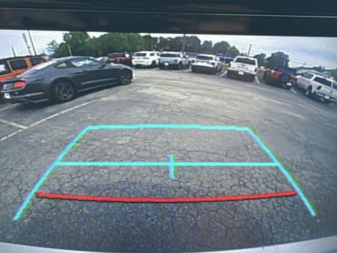Used 2020 Toyota Highlander XLE FWD image 30