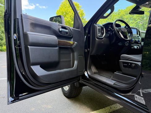 Used 2021 GMC Sierra 2500 SLE w/ SLE Value Package; AWD/4WD image 10