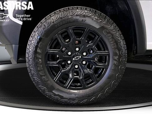 Certified 2023 Chevrolet Colorado Trail Boss AWD/4WD image 9