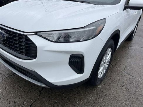 Certified 2023 Ford Escape Active image 9