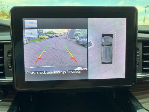 Used 2022 Ford Explorer Limited image 36