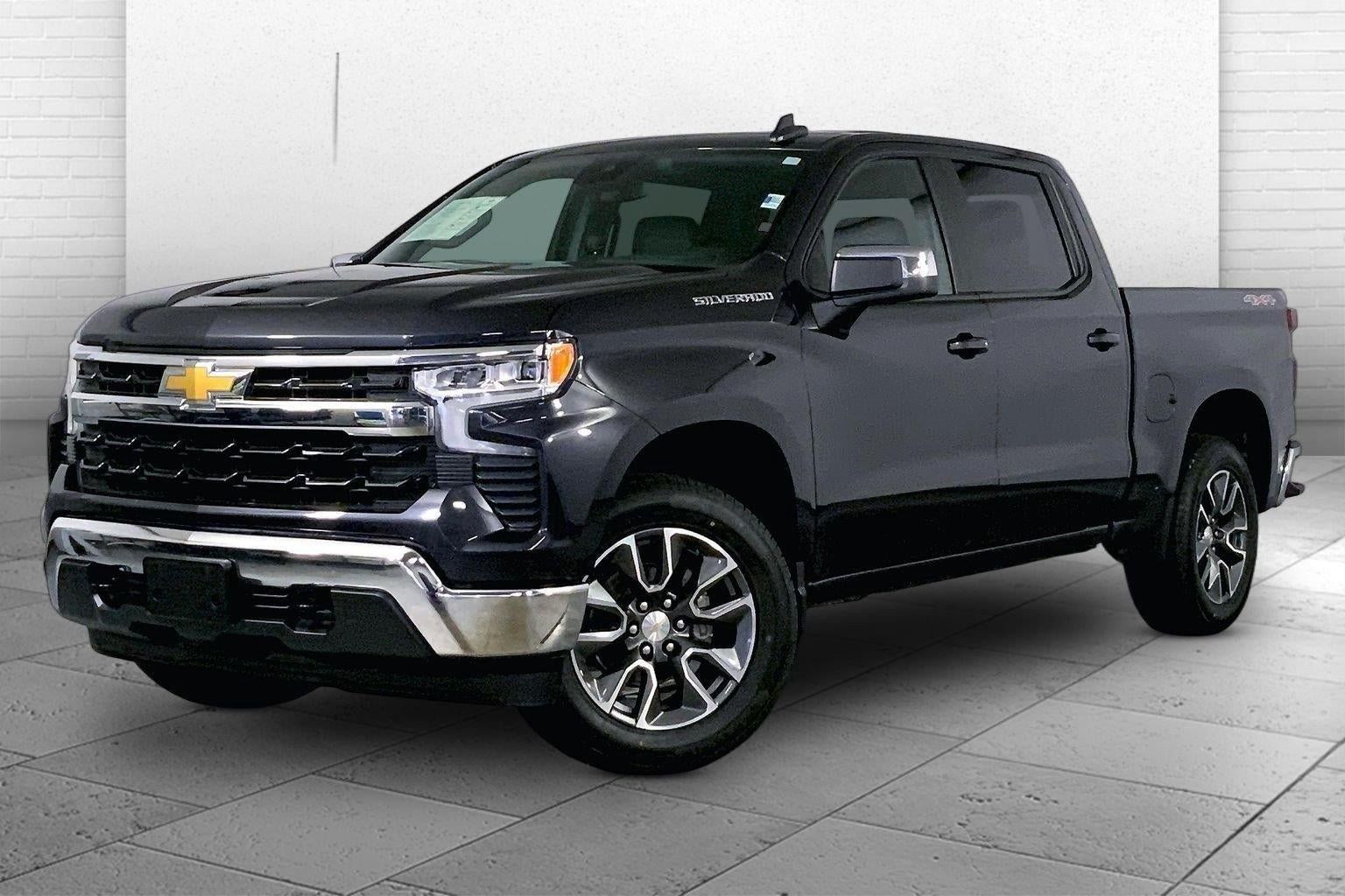 Used 2024 Chevrolet Silverado 1500 LT AWD/4WD image 12