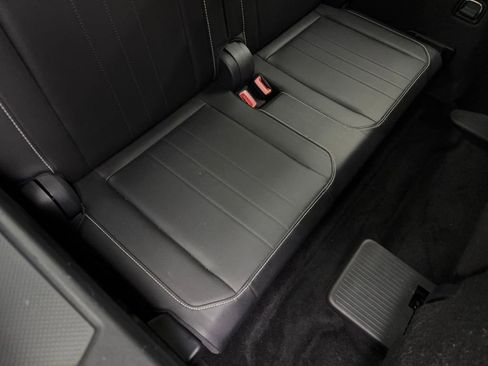 Used 2023 Volkswagen Tiguan SE R-Line image 41