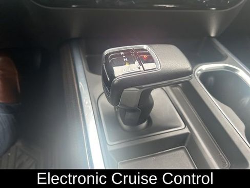 Used 2022 Chevrolet Silverado 1500 LT Trail Boss w/ LT Trail Boss Premium Package image 47