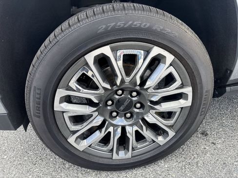 Used 2024 GMC Yukon Denali Ultimate AWD/4WD image 12