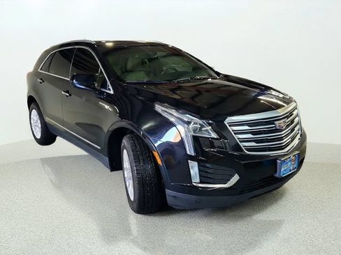 Used 2017 Cadillac XT5 FWD image 6