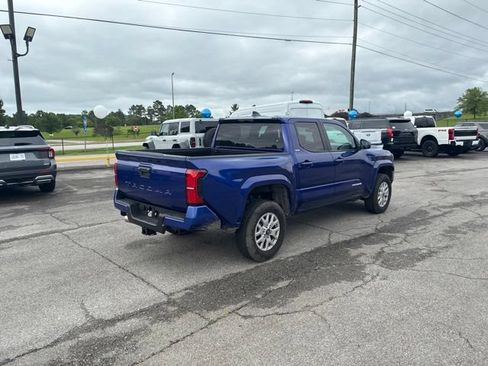 Used 2025 Toyota Tacoma SR5 RWD image 36