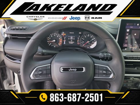 Used 2022 Jeep Compass Latitude FWD image 26