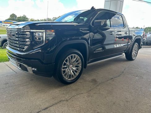 Used 2026 GMC Sierra 1500 Denali w/ Technology Package AWD/4WD image 4