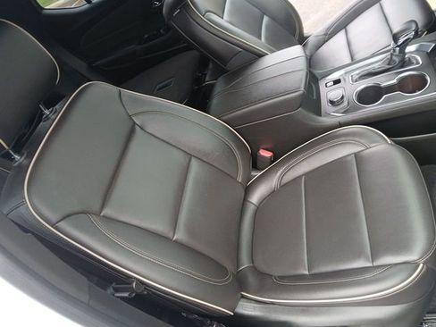 Used 2023 Chevrolet Traverse Premier AWD/4WD image 26