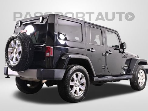 Used 2015 Jeep Wrangler Unlimited Sahara w/ Dual Top Group AWD/4WD image 12