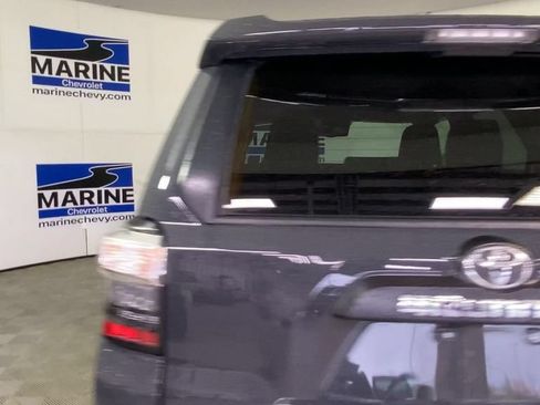 Used 2024 Toyota 4Runner TRD Off-Road Premium w/ Off Road Premium Plus Package AWD/4WD image 9
