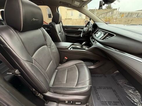 Used 2019 Buick Enclave Avenir w/ Avenir Technology Package image 33