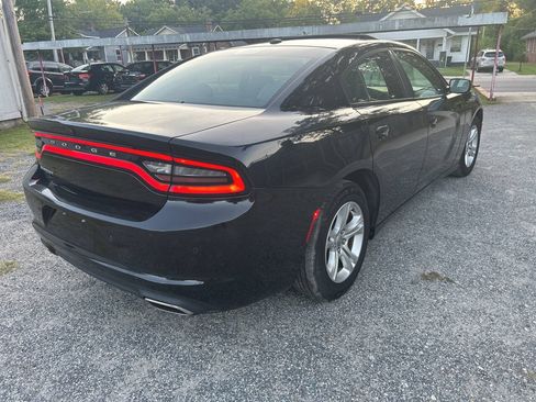 Used 2020 Dodge Charger SXT w/ Leather Interior Group RWD image 6