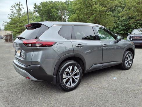 Used 2021 Nissan Rogue SV image 6