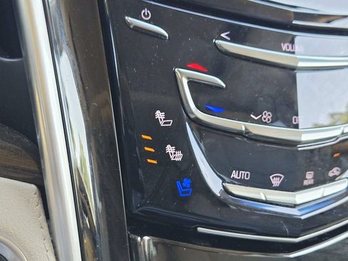 Used 2020 Cadillac Escalade Luxury w/ LPO, Radiant Package AWD/4WD image 32