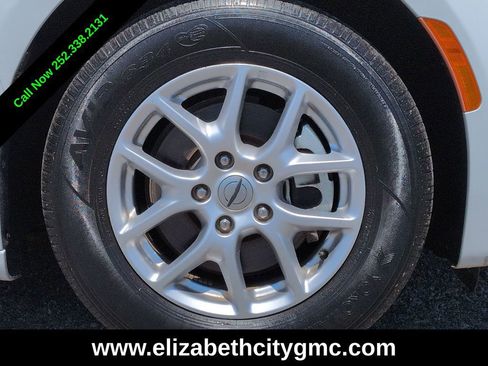 Used 2023 Chrysler Voyager LX FWD image 11