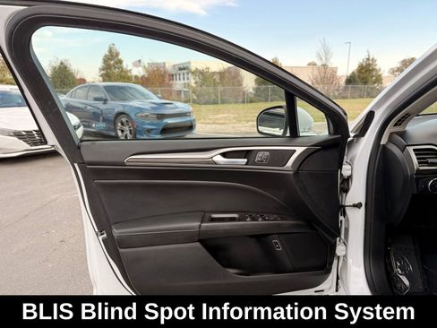 Used 2017 Ford Fusion SE w/ Equipment Group 602A image 12