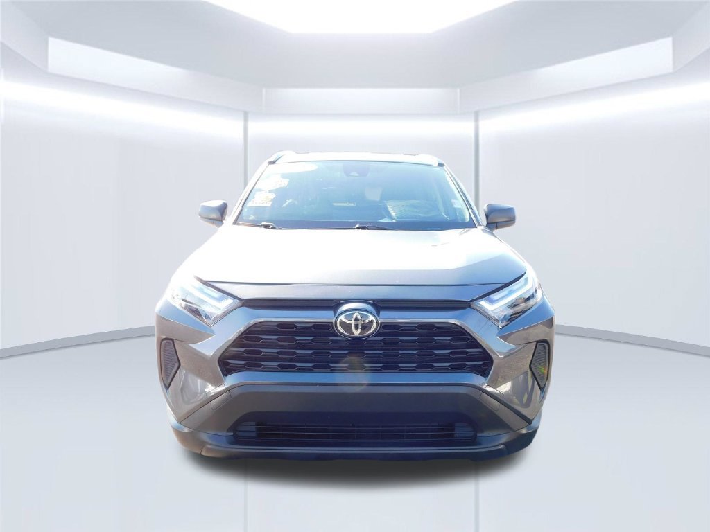 Used 2025 Toyota RAV4 LE AWD/4WD image 8