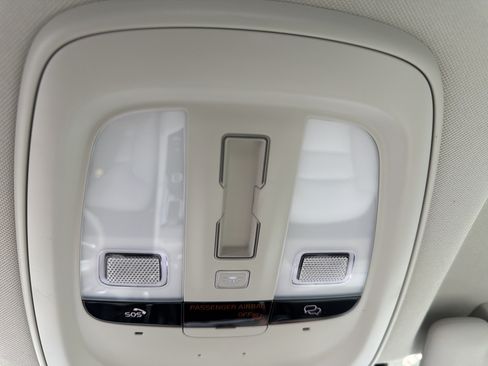 Certified 2023 Volvo XC60 B5 Plus w/ Climate Package AWD/4WD image 29