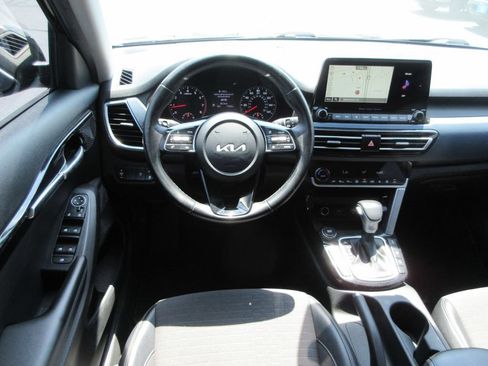 Used 2023 Kia Seltos S w/ Navigation Package AWD/4WD image 14